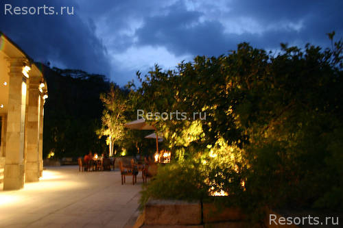 Amanjiwo resort 41